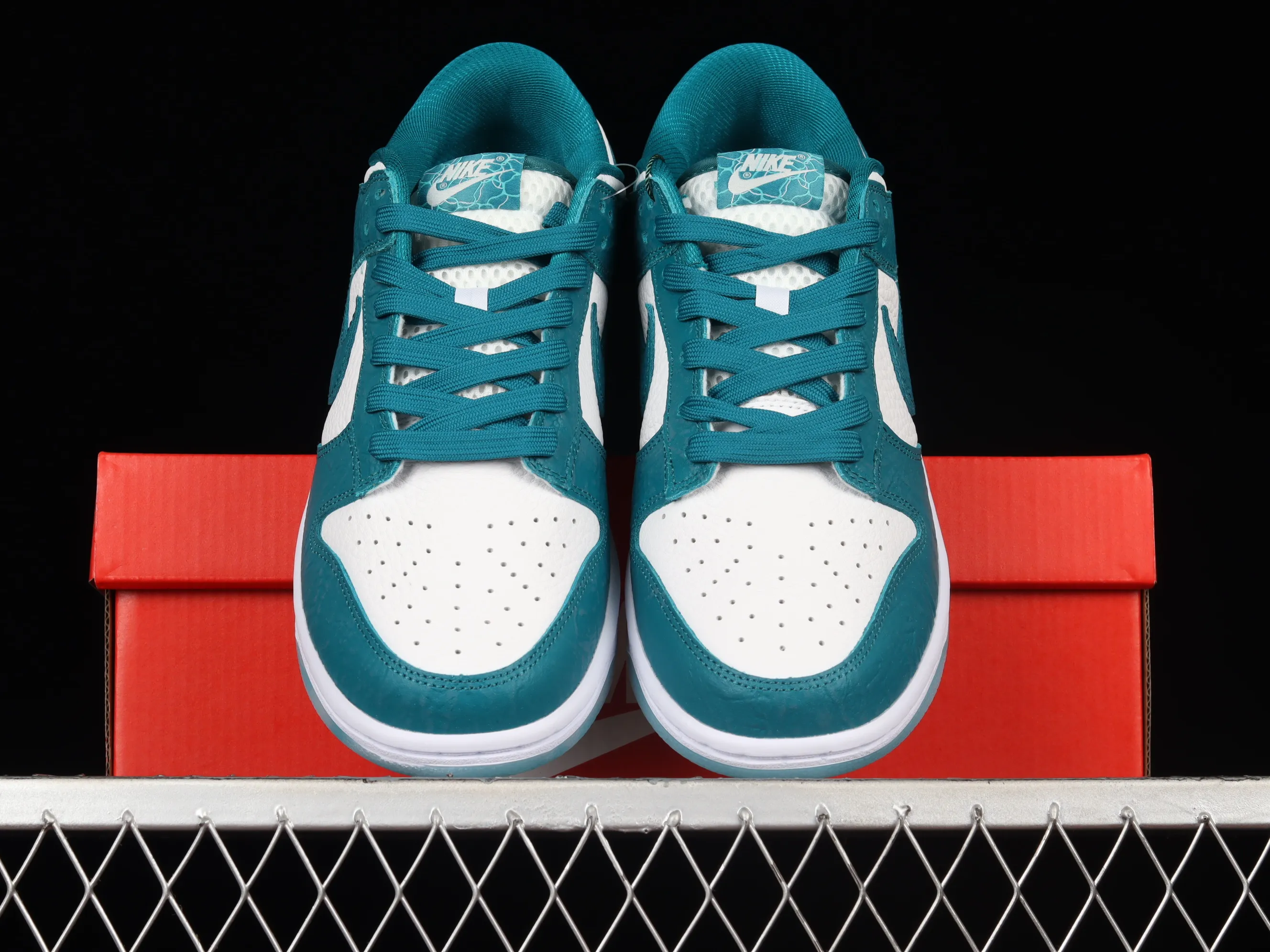 All Categories Nk SB Dunk Series Nk SB Dunk Low Low-top sneakers F version Nk Dunk Low "Ocean" Blue Ocean SB smashed backboard fashion casual sneakers DV3029-100
